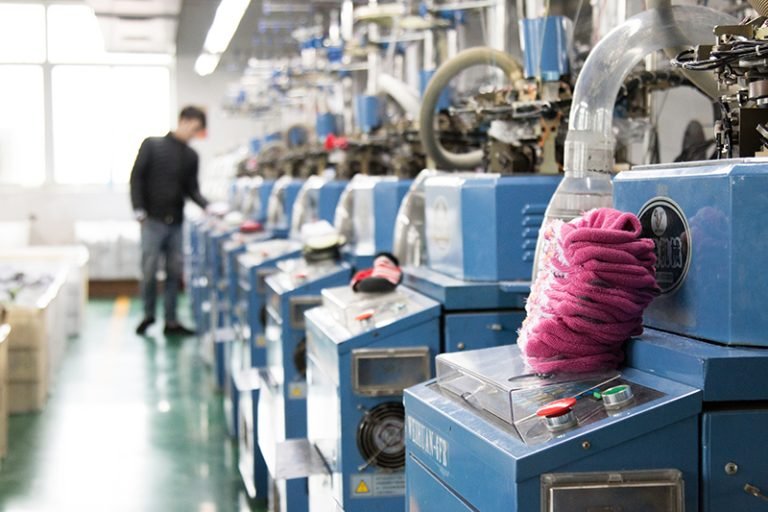 OKSox e-commerce sock customization — 50-pair MOQ with 4-24 hour design turnaround